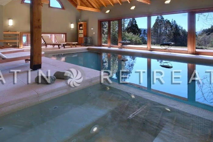 Cabaña con piscina temperada y jacuzzi